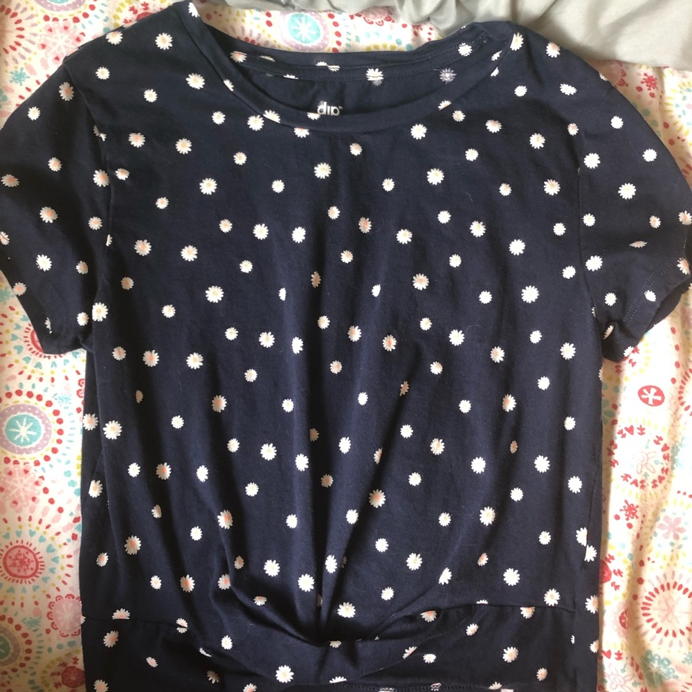 Dip.       Dark blue with daisy